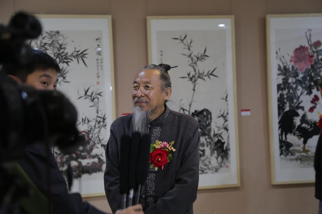 甄忠义校长接受媒体专访